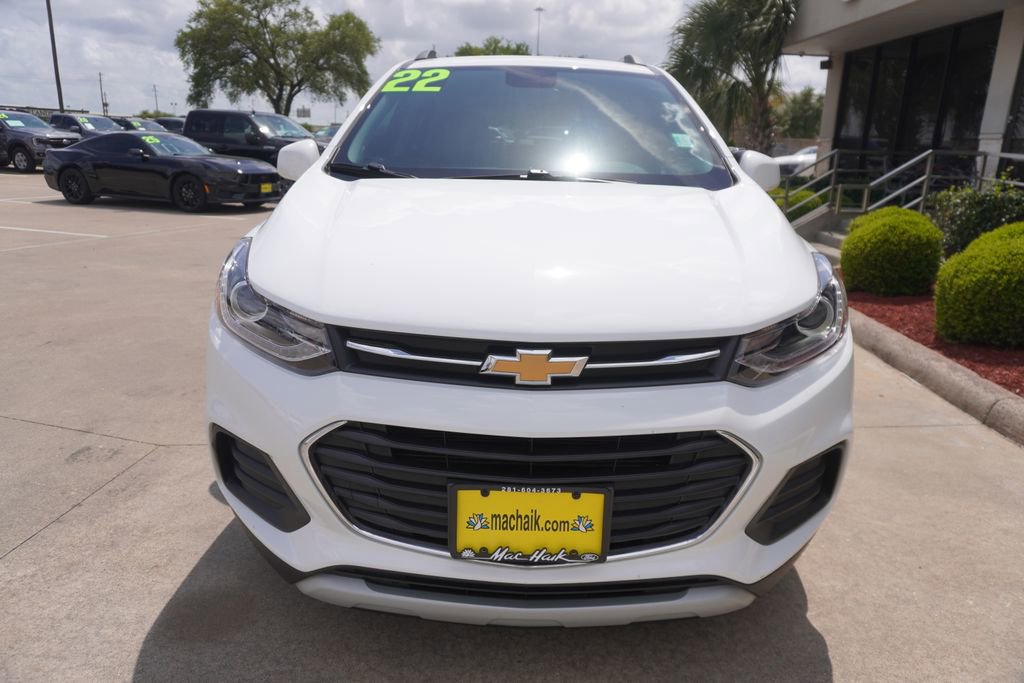 Used 2022 Chevrolet Trax LT w/ LT Convenience Package image 2