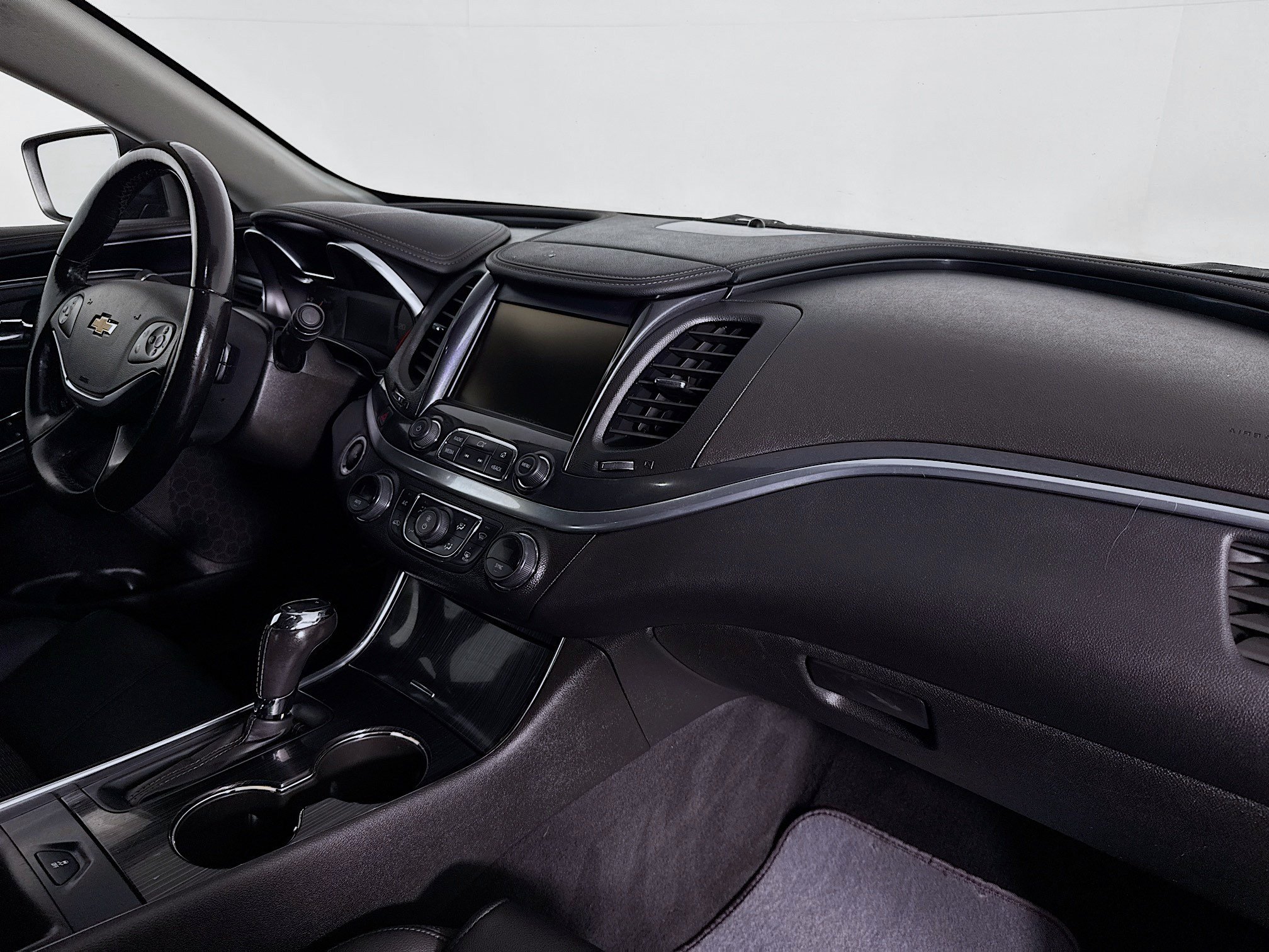 Used 2018 Chevrolet Impala LT FWD image 28