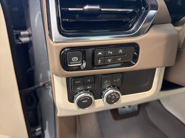 Used 2026 GMC Yukon Denali w/ Sun & Power Step Package image 27