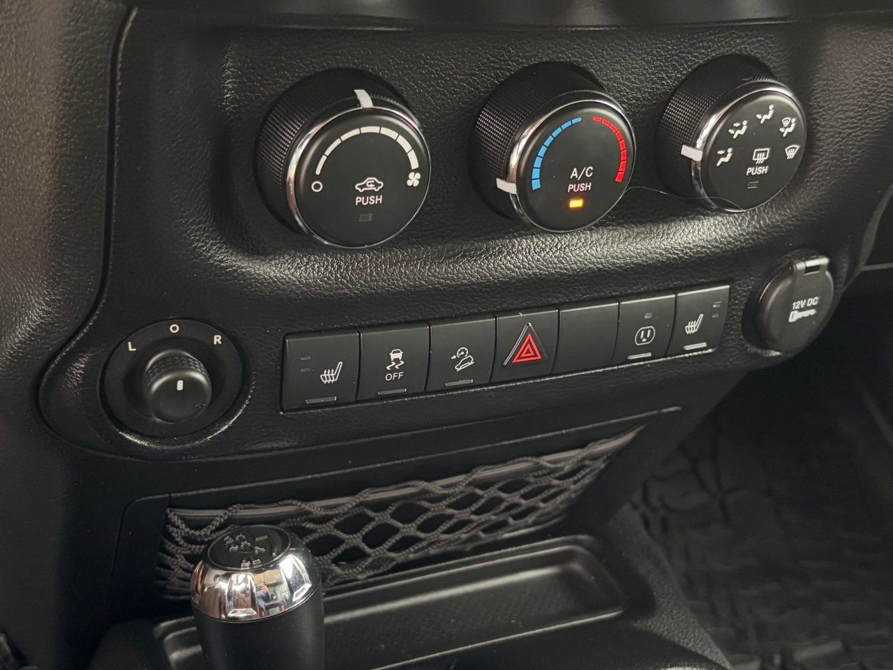 Used 2015 Jeep Wrangler Rubicon image 22