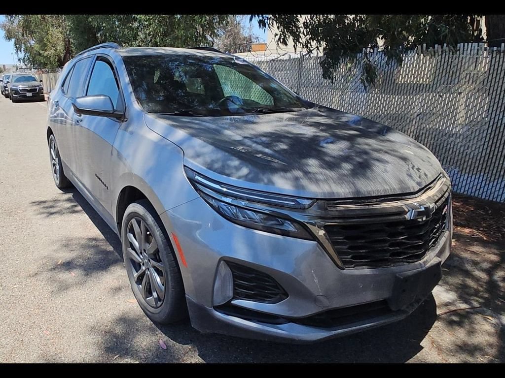 Used 2023 Chevrolet Equinox RS FWD image 2
