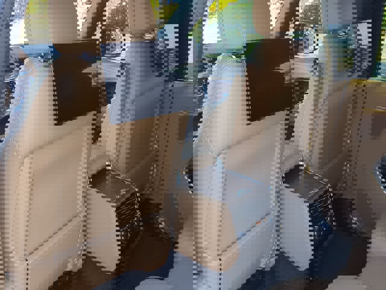 Certified 2023 Land Rover Range Rover Long Wheelbase Autobiography image 18