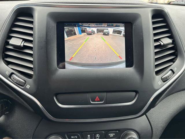 Used 2019 Jeep Cherokee Latitude w/ Popular Appearance Group image 22