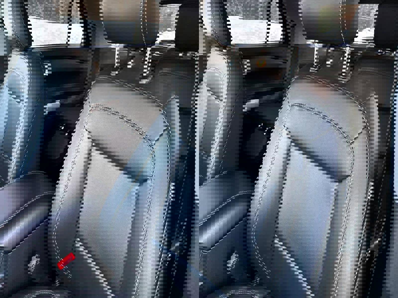 Used 2024 Ford Explorer XLT image 17