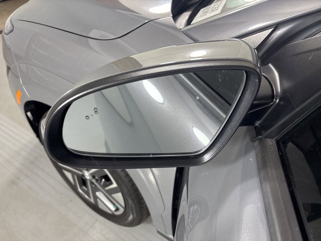 Used 2023 Hyundai Kona SE w/ Cargo Package image 14