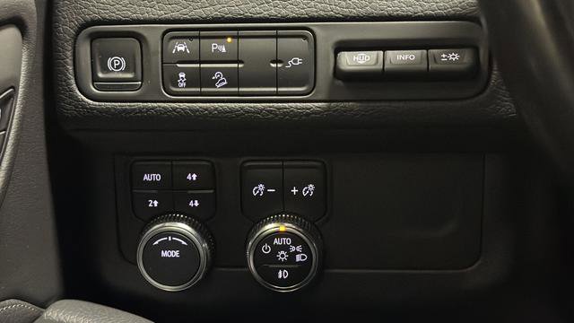 Used 2021 GMC Yukon Denali image 34