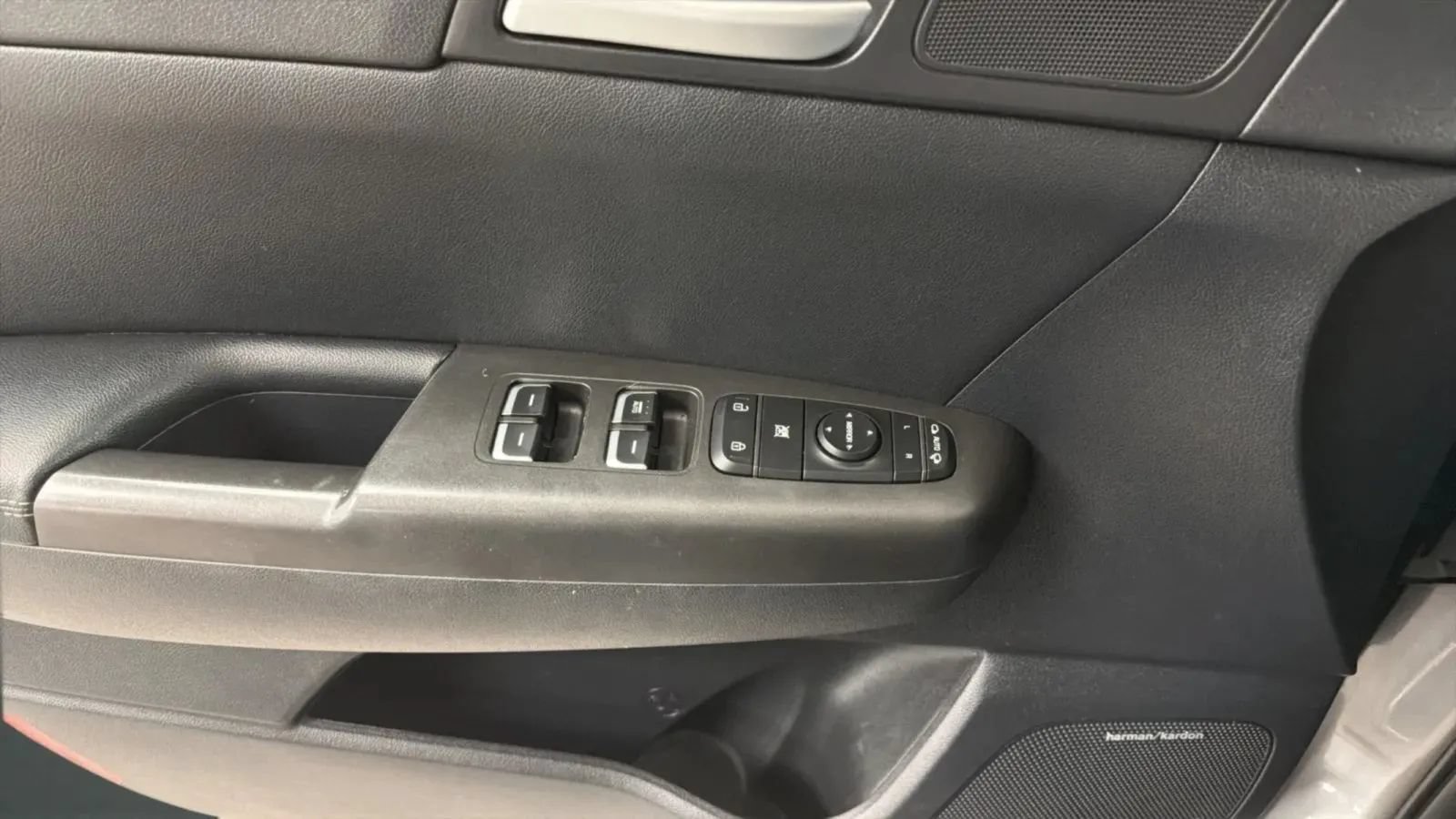 Used 2017 Kia Sportage EX w/ EX Technology Package FWD image 16