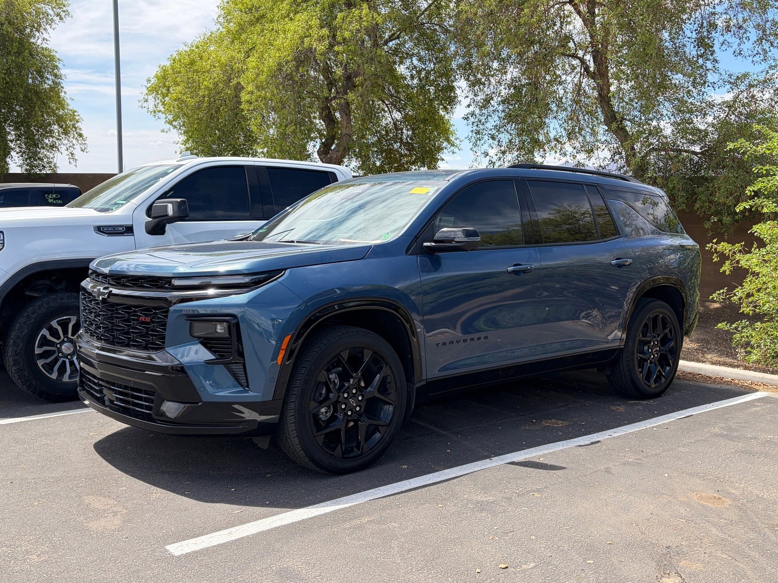 Used 2025 Chevrolet Traverse RS image 5