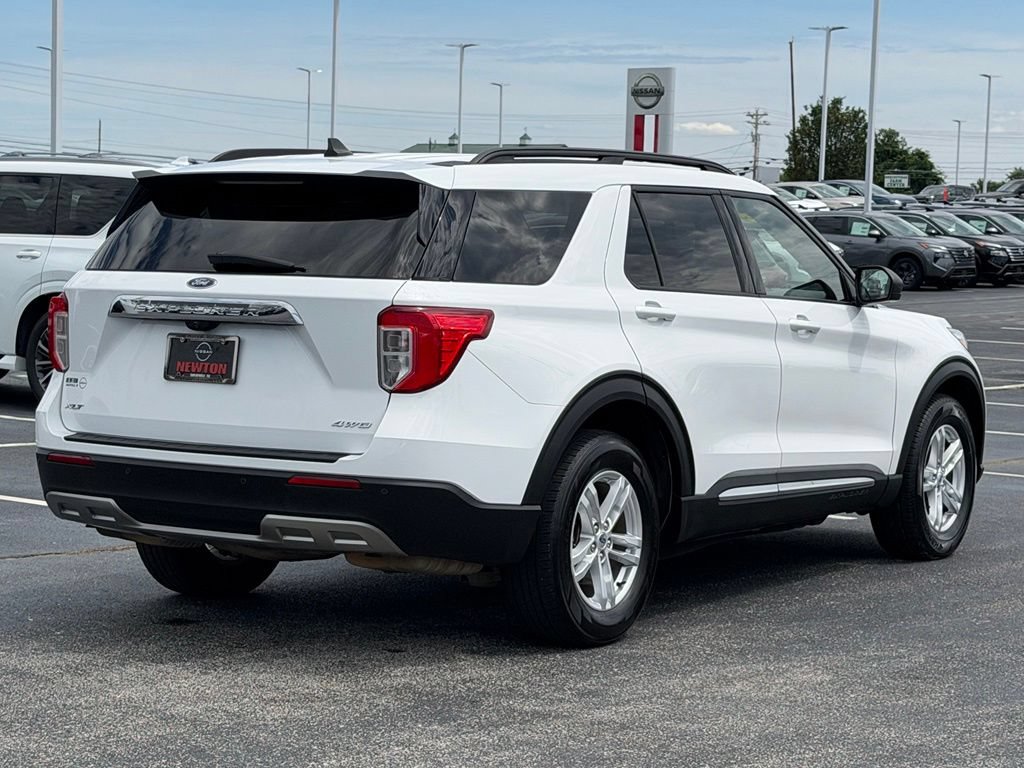 Used 2023 Ford Explorer XLT w/ Equipment Group 202A AWD/4WD image 4