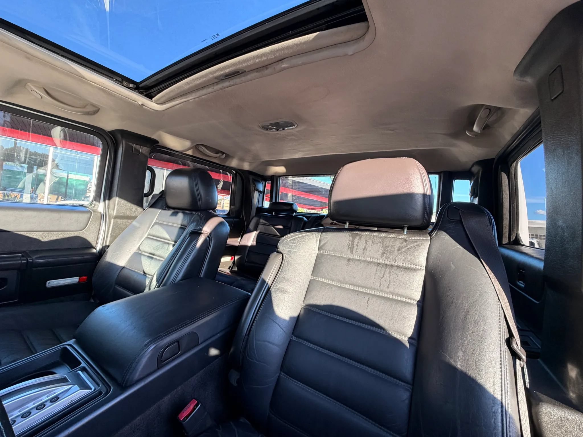 Used 2005 HUMMER H2 SUT w/ Preferred Equipment Group AWD/4WD image 10