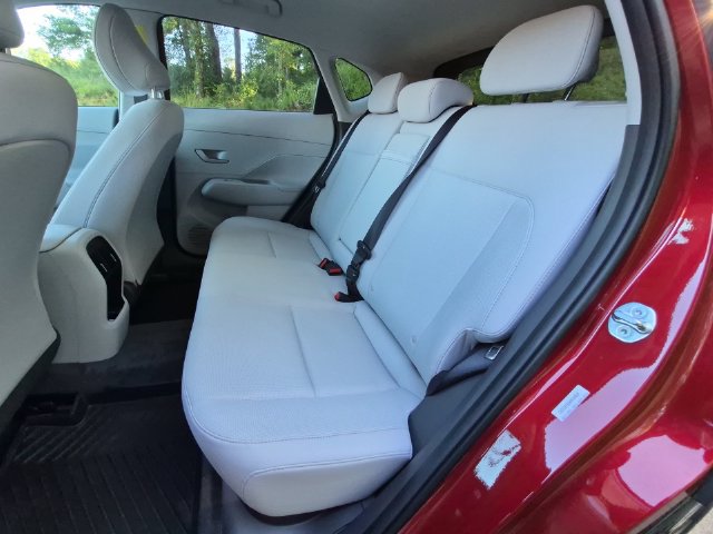 Used 2025 Hyundai Kona SEL FWD image 28