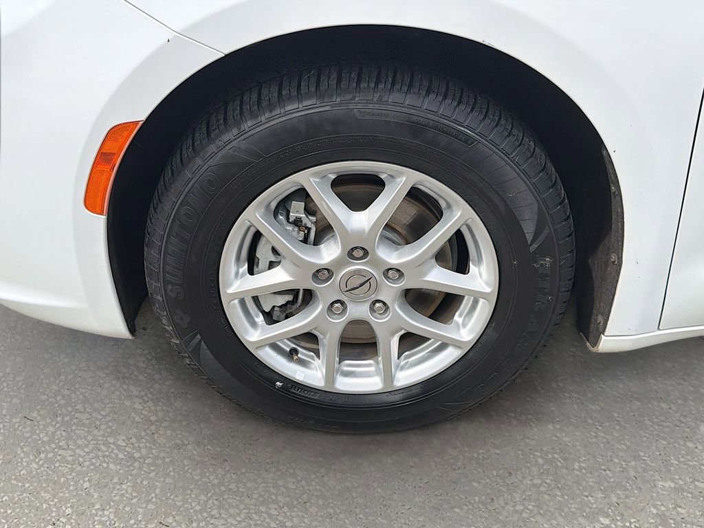 Used 2022 Chrysler Pacifica Touring-L image 39