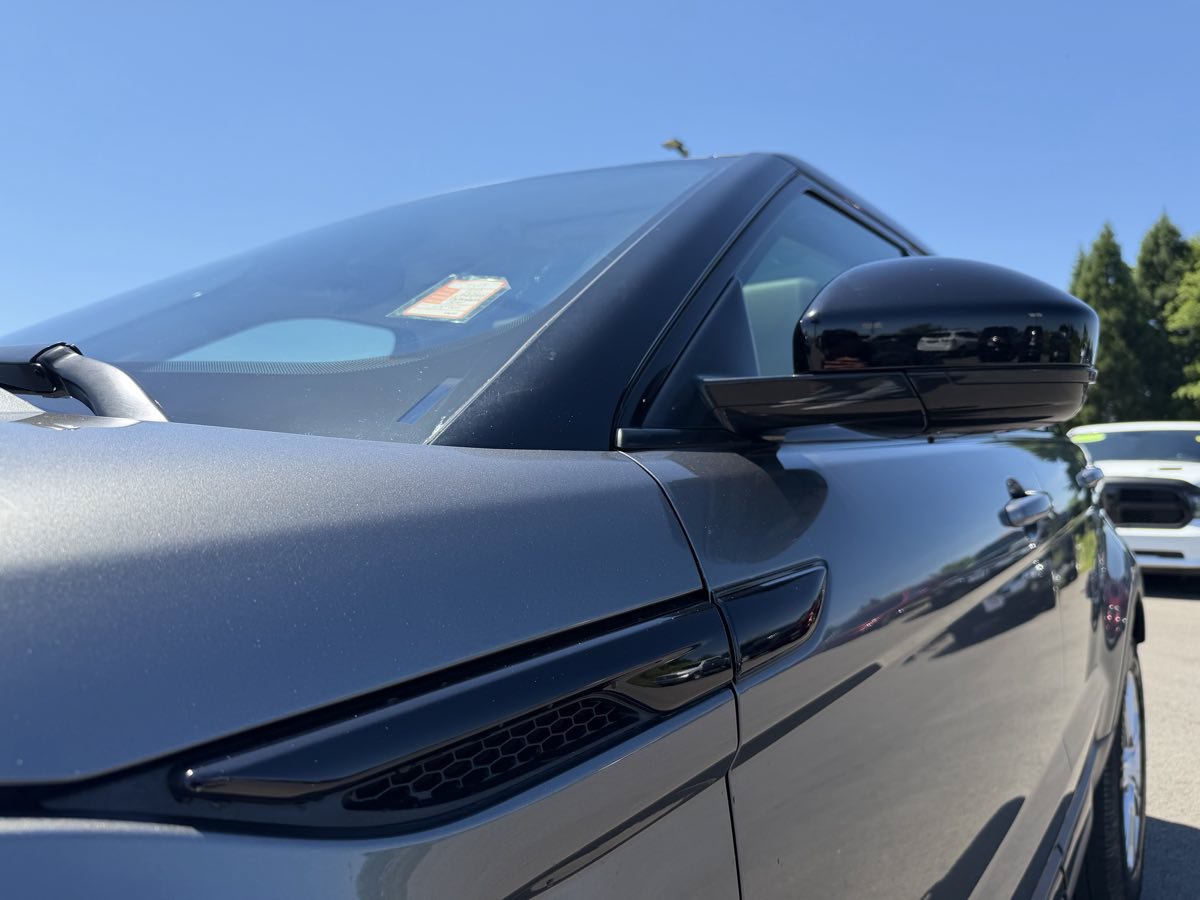 Used 2019 Land Rover Range Rover Evoque SE AWD/4WD image 12