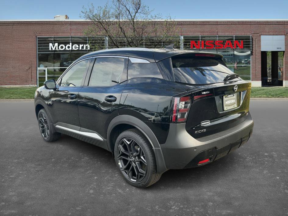 New 2025 Nissan Kicks SR image 2