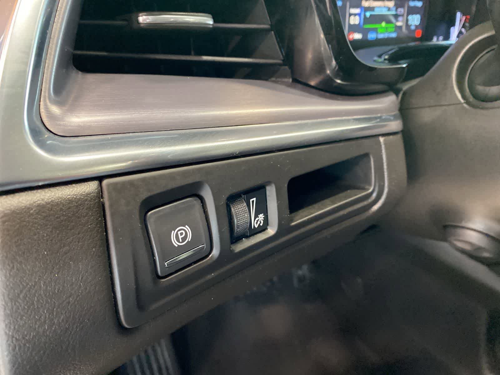 Used 2019 Cadillac XT5 Luxury w/ Advanced Security Package image 19