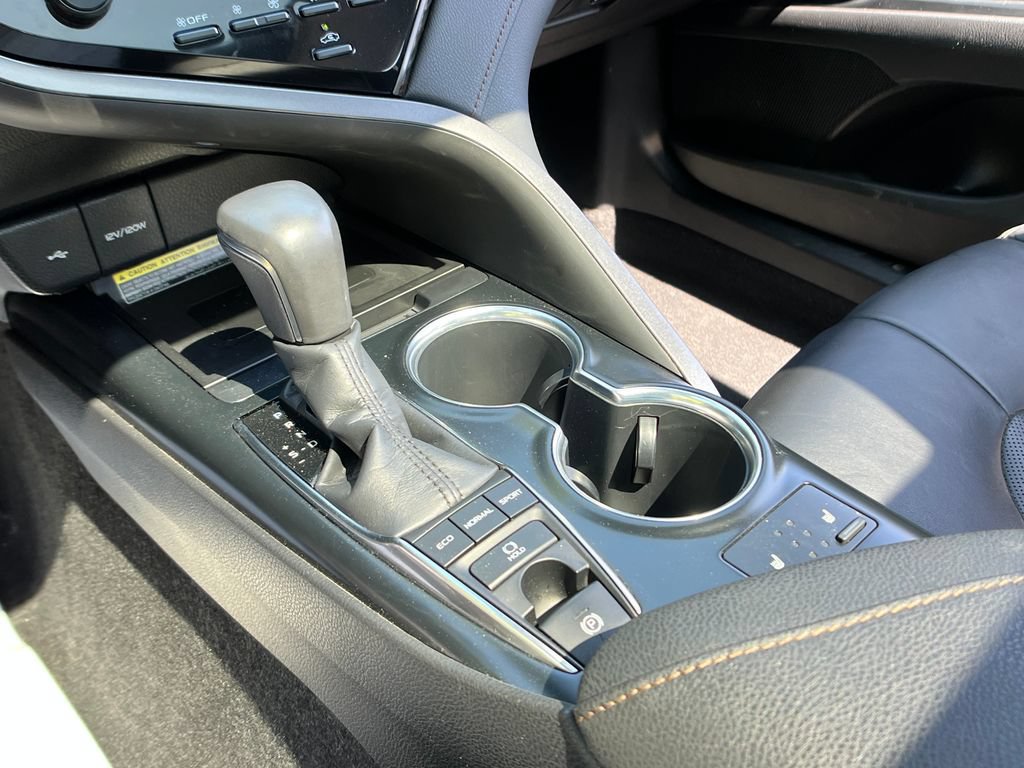Used 2020 Toyota Camry XLE FWD image 19