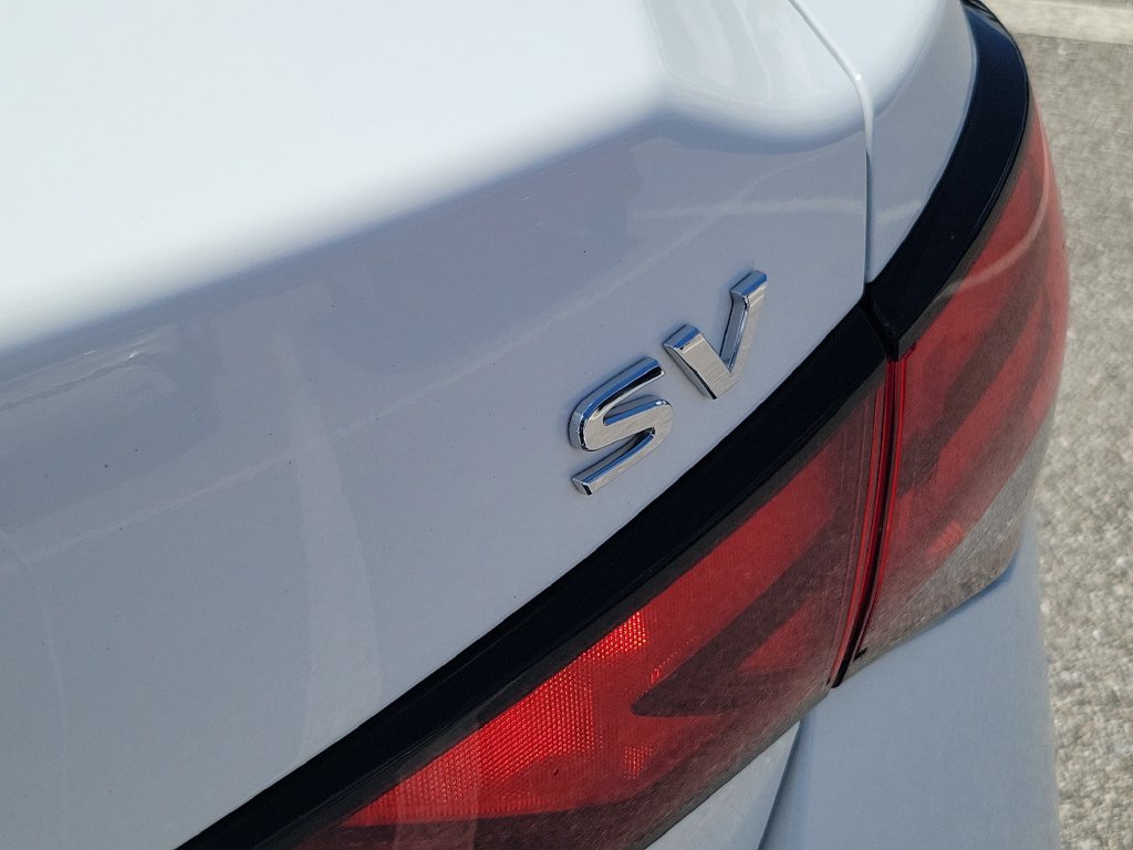 Certified 2024 Nissan Sentra SV FWD image 9