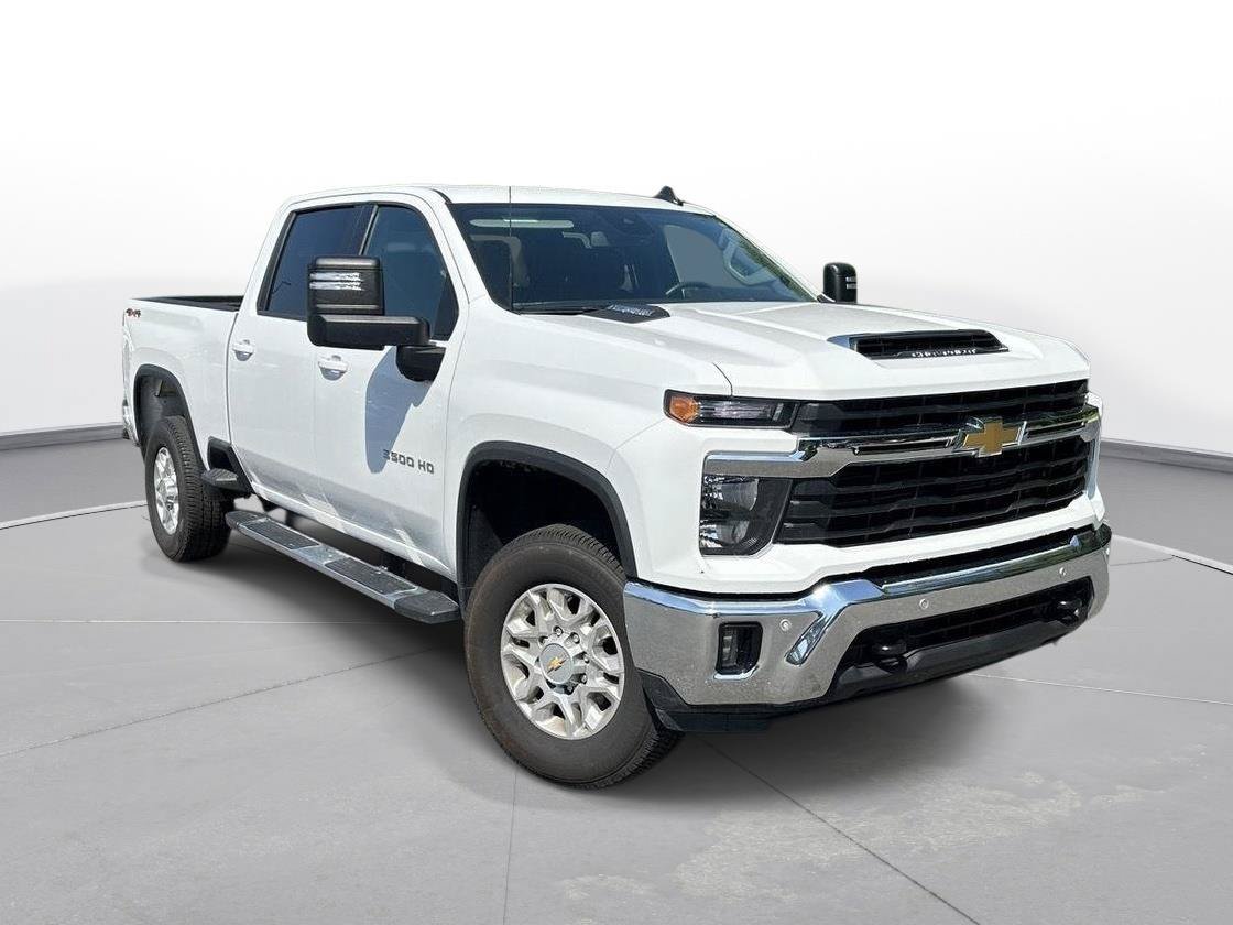 Used 2025 Chevrolet Silverado 3500 LT w/ Safety Package AWD/4WD image 44