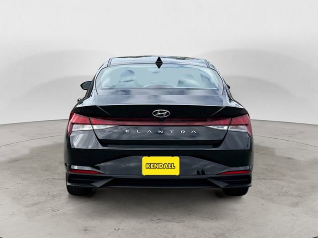 Used 2023 Hyundai Elantra SEL w/ Convenience Package FWD image 4