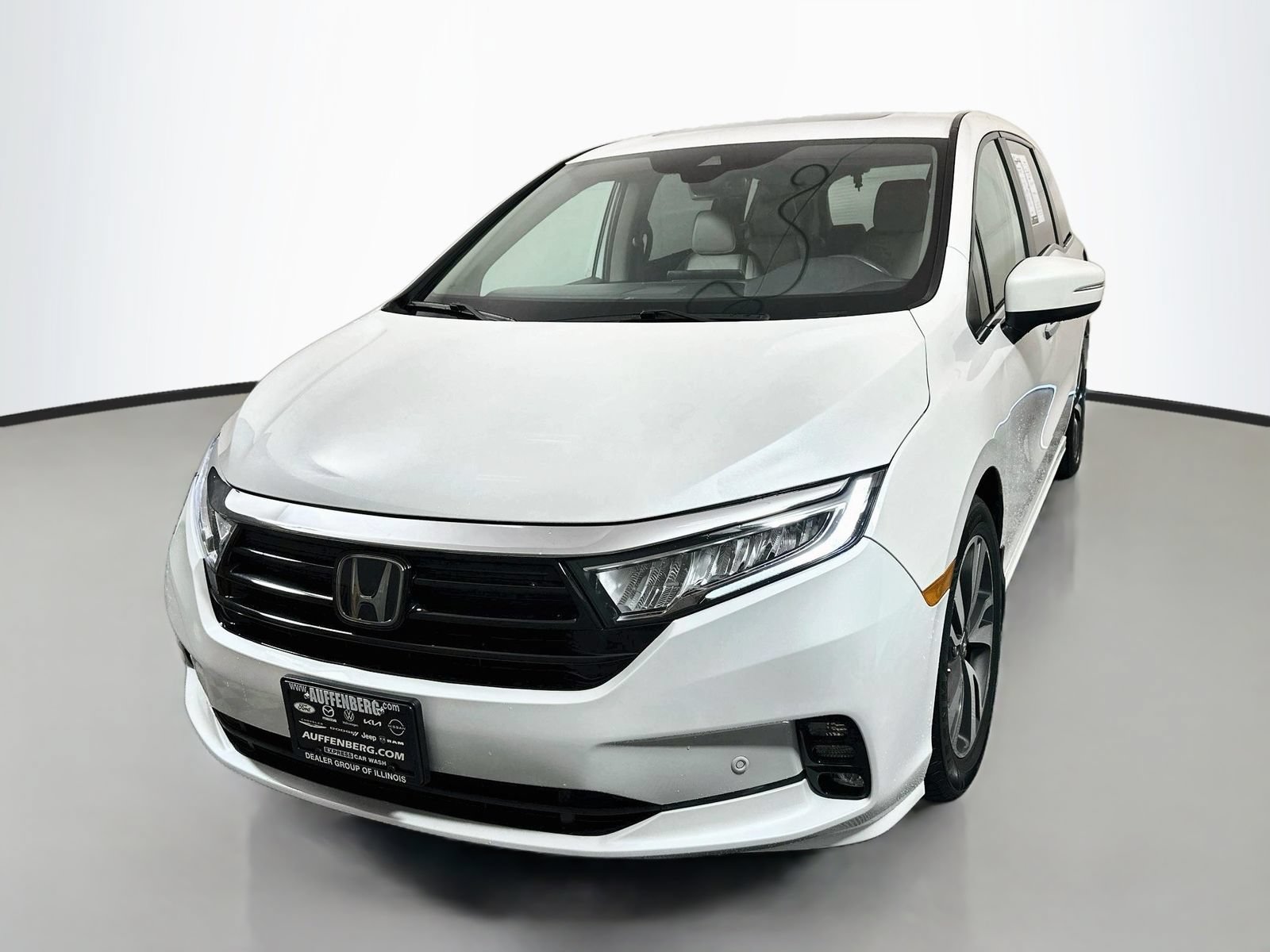 Used 2023 Honda Odyssey Touring image 3