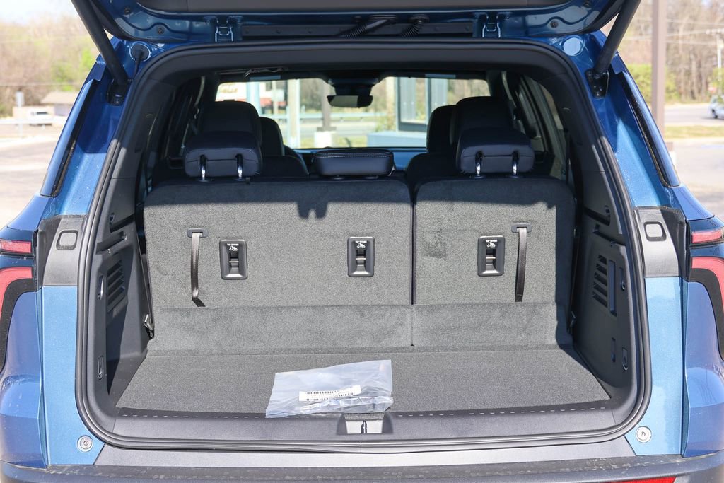 New 2026 Chevrolet Traverse LT w/ Midnight/Sport Edition FWD image 8