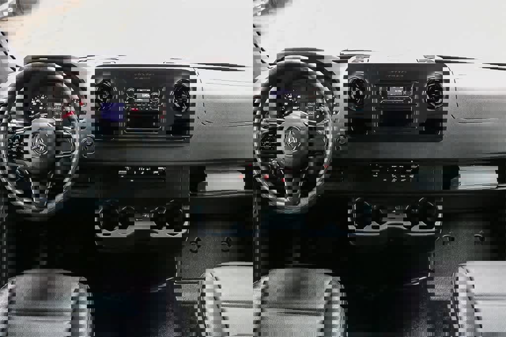 Used 2020 Mercedes-Benz Sprinter 2500 image 10