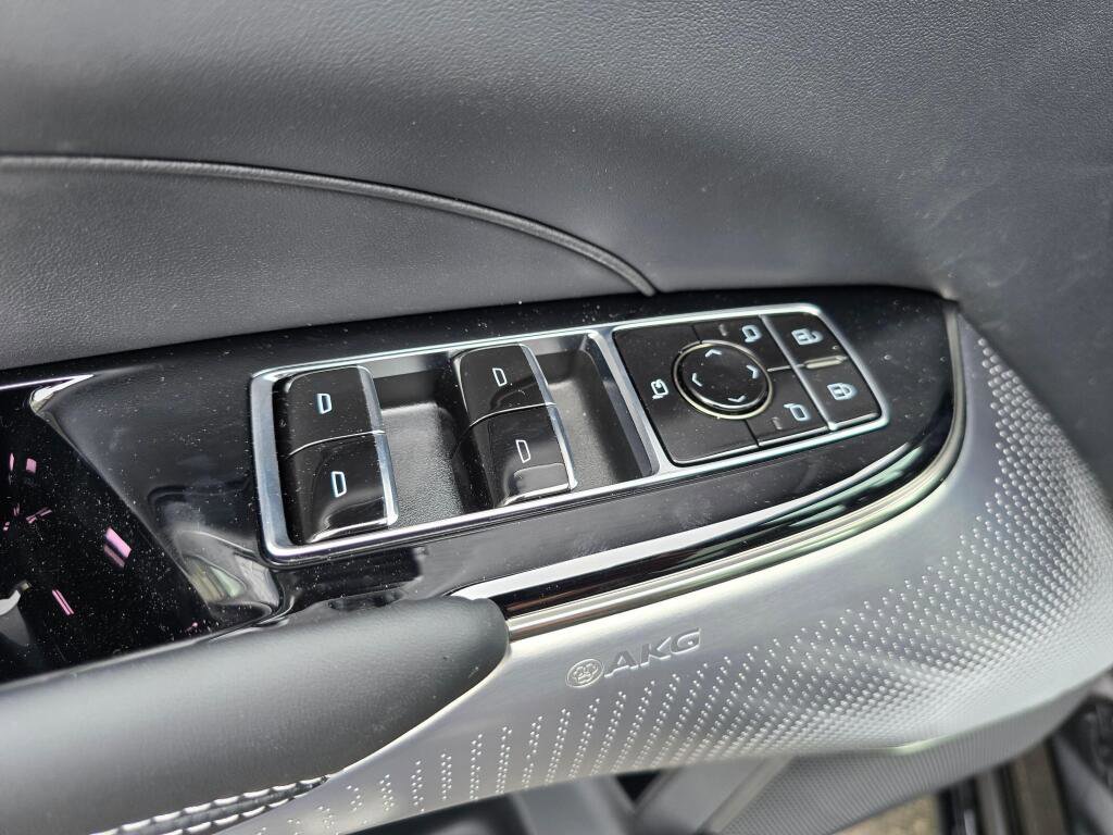 New 2026 Cadillac Lyriq V image 22