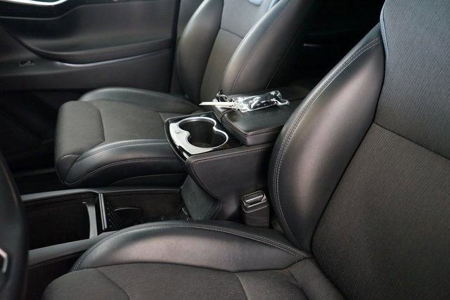 Used 2017 Tesla Model X 75D image 32