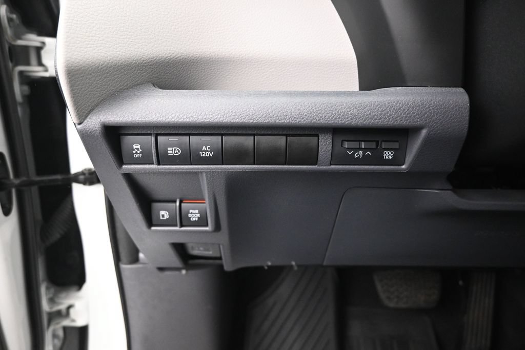 Used 2021 Toyota Sienna Limited FWD image 13