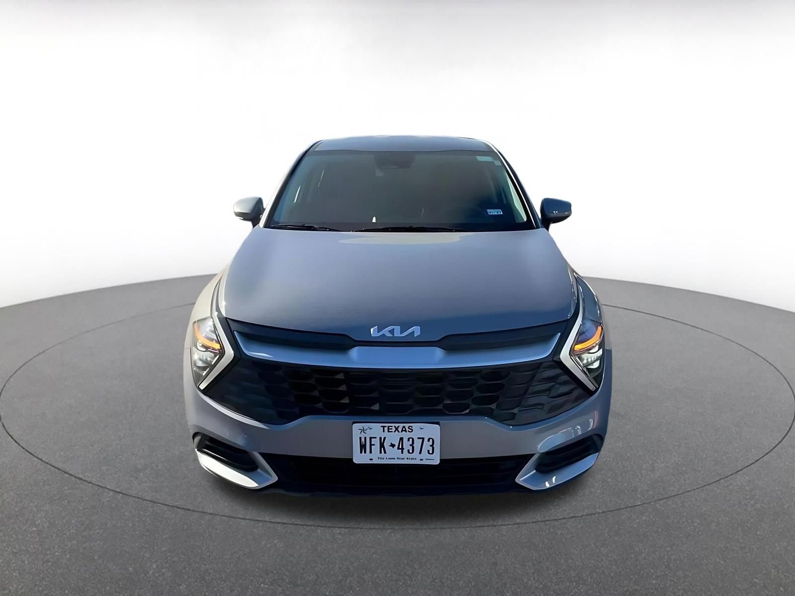 Used 2025 Kia Sportage LX image 4