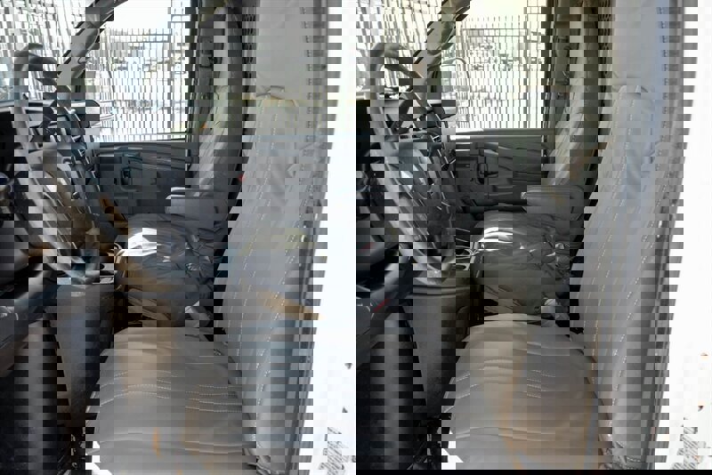 Used 2012 Chevrolet Express 2500 image 4