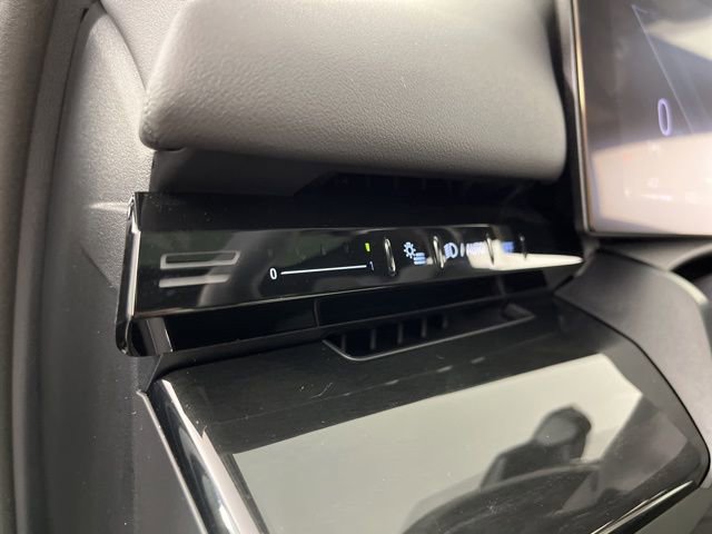 Used 2024 BMW 530i w/ Premium Package image 32