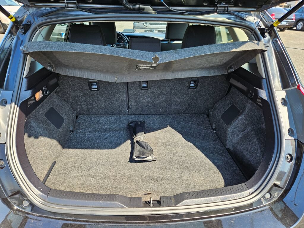 Used 2018 Toyota Corolla iM FWD image 9
