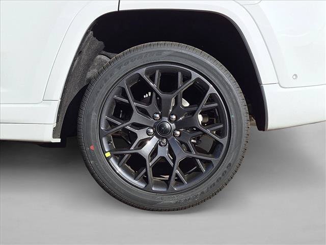 New 2027 Jeep Grand Cherokee Summit AWD/4WD image 10
