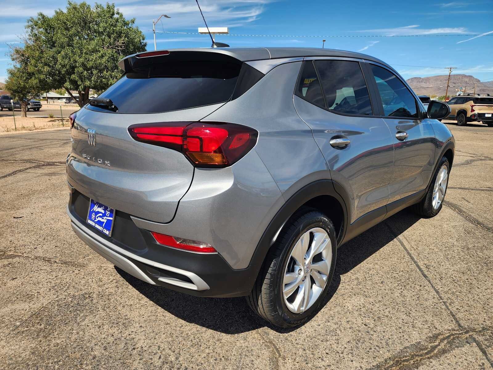 Used 2025 Buick Encore GX Preferred AWD/4WD image 4