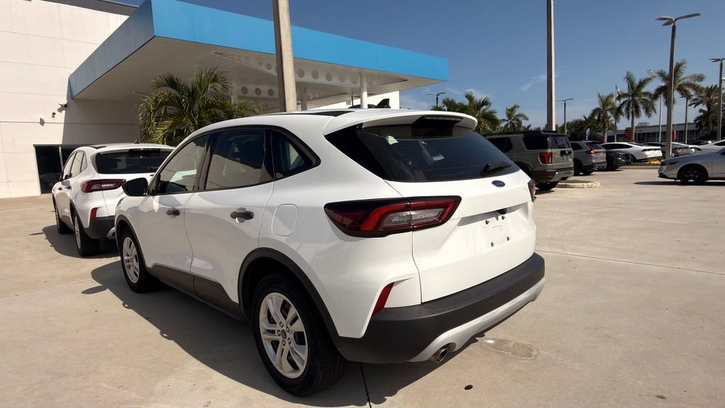 Used 2023 Ford Escape FWD image 4