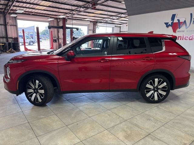 Used 2025 Mitsubishi Outlander SE FWD image 8