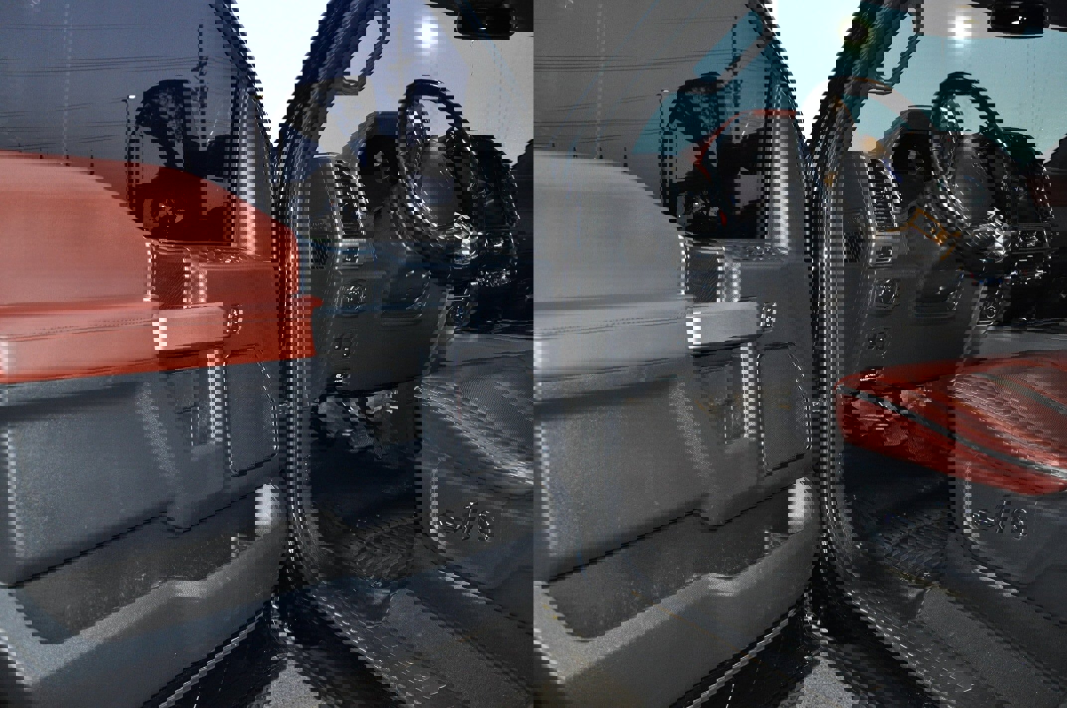 Used 2022 Ford F350 Platinum w/ FX4 Off-Road Package image 11