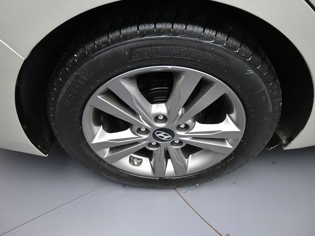 Used 2017 Hyundai Elantra Value Edition w/ Cargo Package image 12