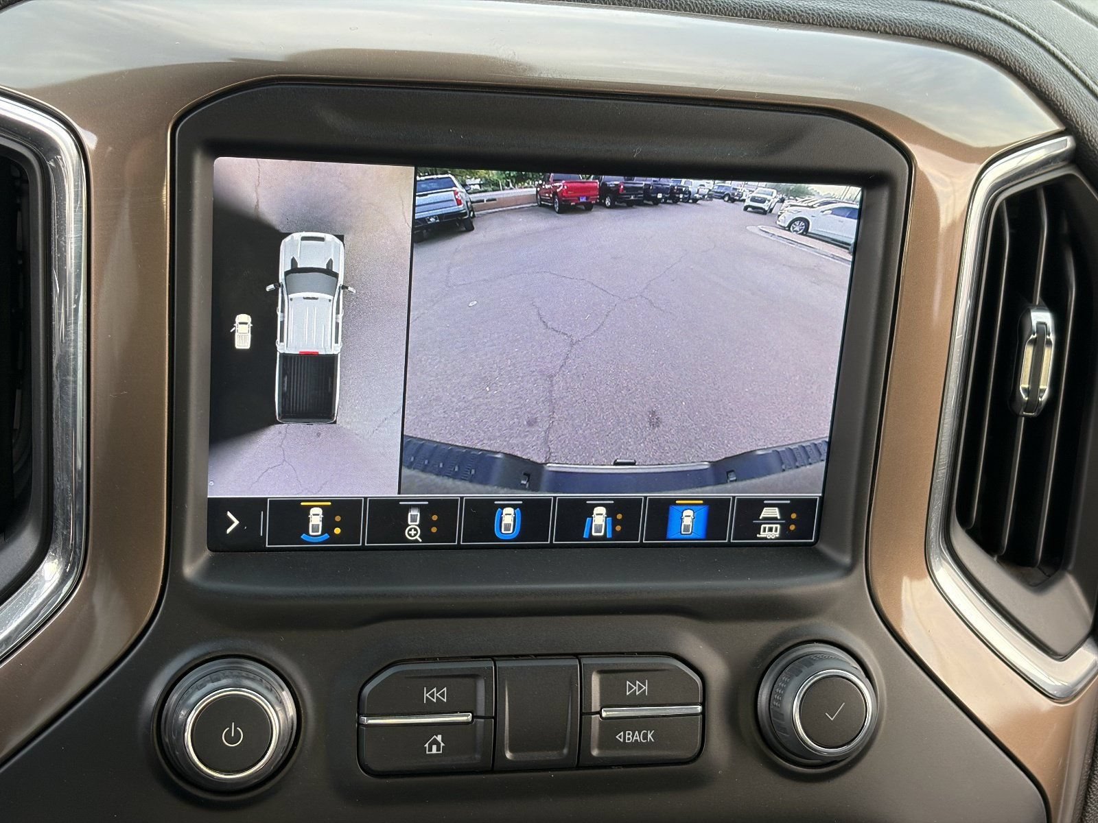 Certified 2023 Chevrolet Silverado 2500 High Country w/ Z71 Off-Road Package AWD/4WD image 29