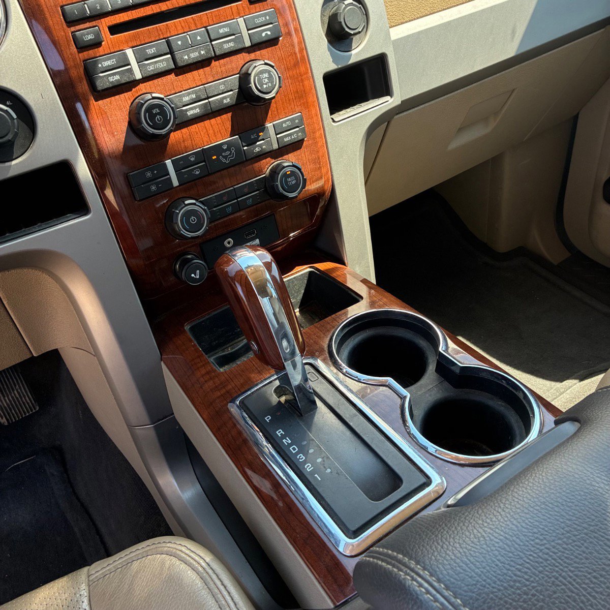 Used 2010 Ford F150 Lariat image 15