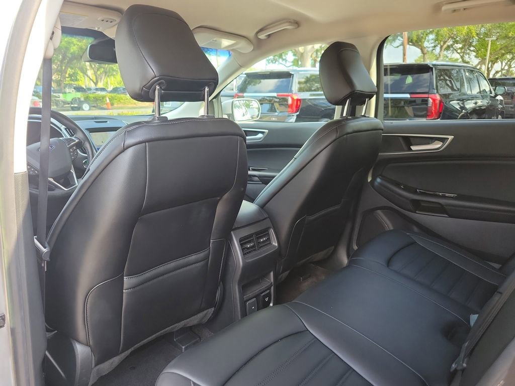 Used 2020 Ford Edge SEL w/ Convenience Package AWD/4WD image 16