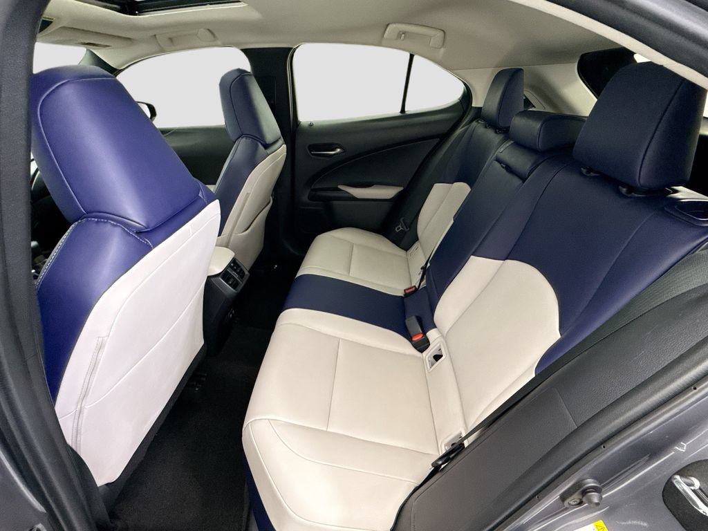Used 2019 Lexus UX 200 FWD image 19