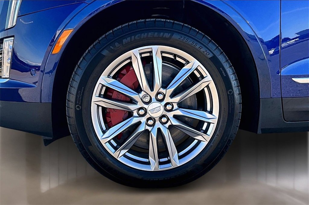 New 2026 Cadillac XT5 Sportv w/ LPO, Floor Liner Package image 12