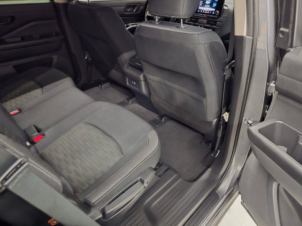 Used 2023 Nissan Pathfinder S FWD image 32