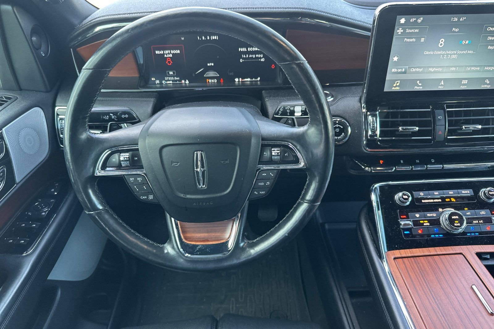 Used 2019 Lincoln Navigator L Reserve image 16