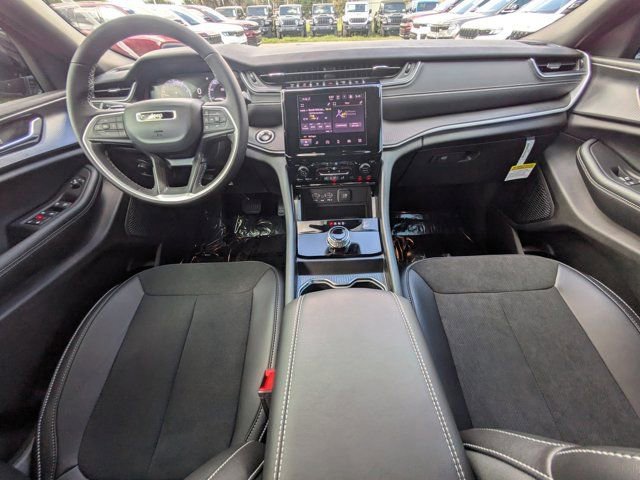 New 2025 Jeep Grand Cherokee Altitude RWD image 13
