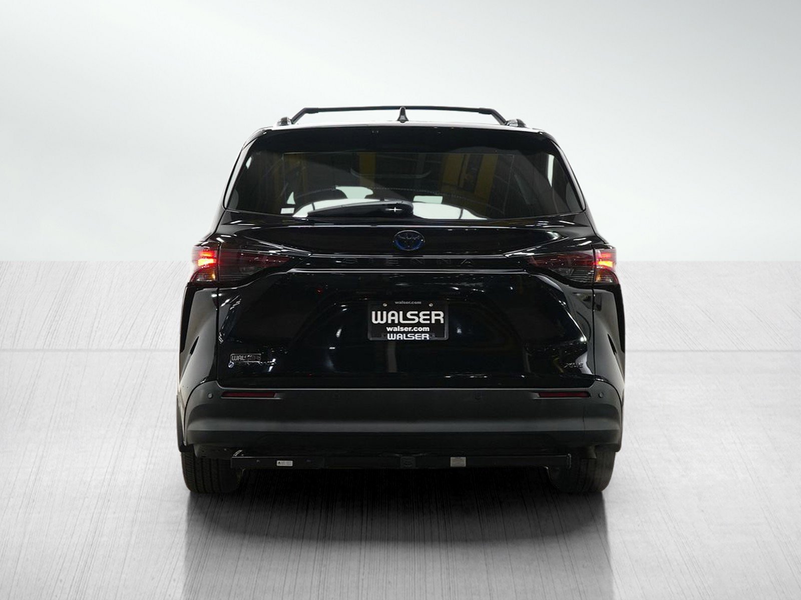 Certified 2025 Toyota Sienna XLE Woodland Edition AWD/4WD image 4