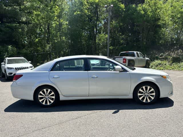 Used 2011 Toyota Avalon Limited FWD image 3