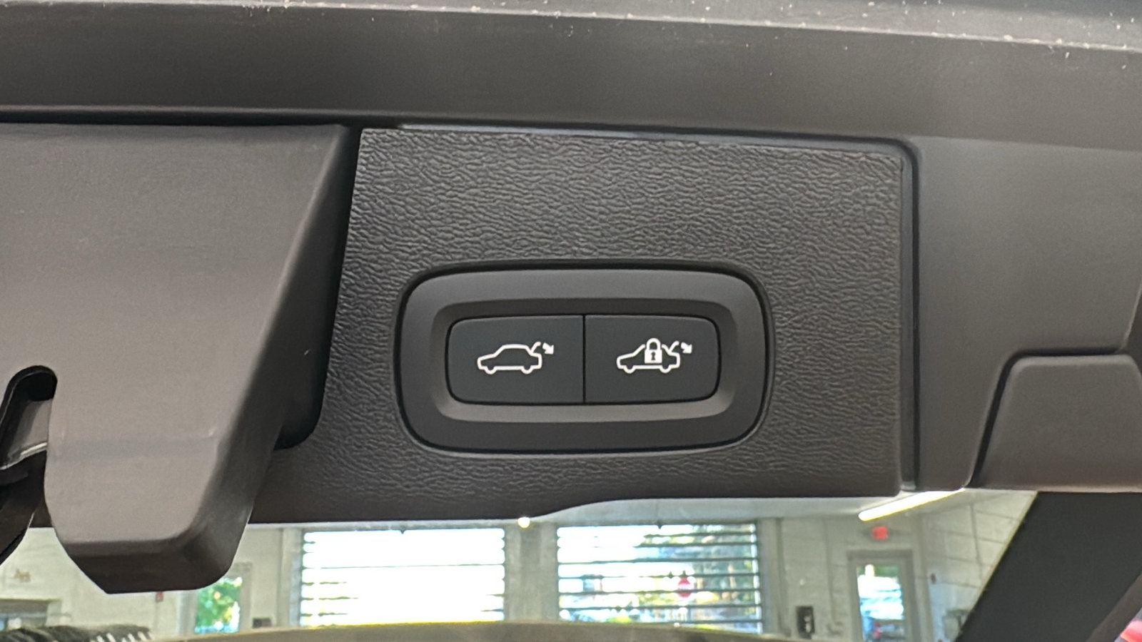 New 2026 Volvo XC60 B5 Plus w/ Protection Package Premier AWD/4WD image 31